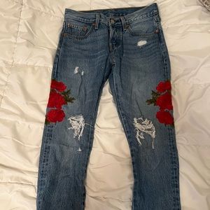 Levi’s 501 jeans with flower embroidery. W24L26. Super cute!!